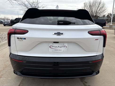 Used 2024 Chevrolet Blazer EV RS image 6