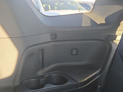 Used 2023 Honda Pilot TrailSport image 31