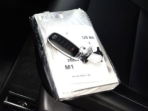 Used 2025 Nissan Murano SV image 39