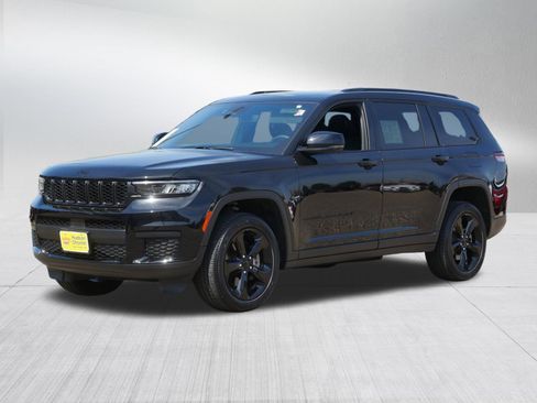 Used 2024 Jeep Grand Cherokee L Altitude AWD/4WD image 3