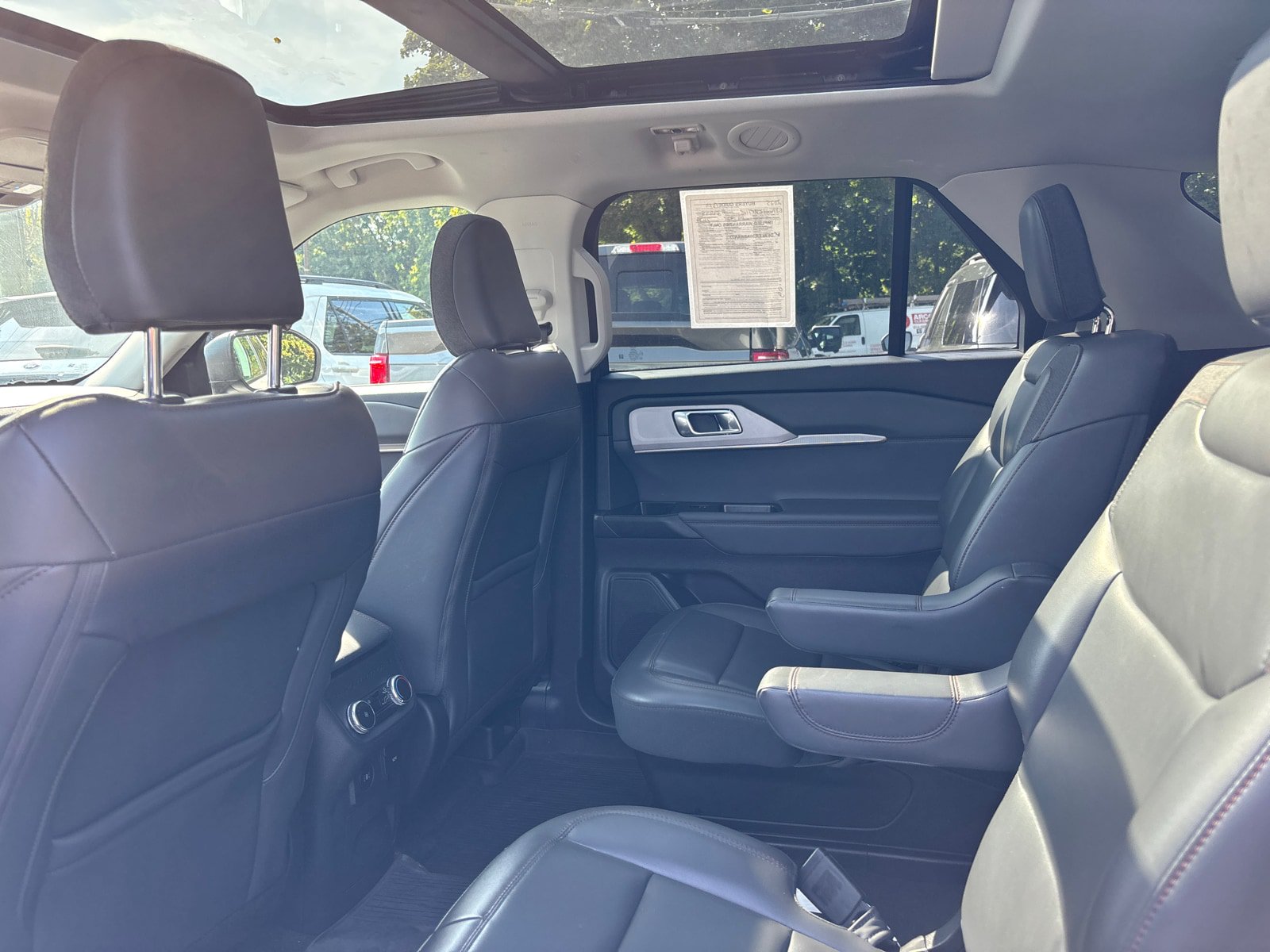 Used 2025 Ford Explorer Active w/ Active Comfort Package AWD/4WD image 25