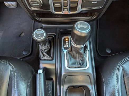 Used 2020 Jeep Wrangler Unlimited Sahara AWD/4WD image 22