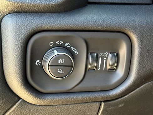 New 2027 RAM 3500 Laramie AWD/4WD image 23