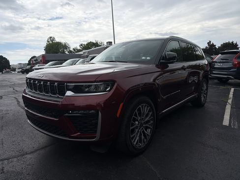 Used 2026 Jeep Grand Cherokee L Summit w/ Advanced Protech Group IV AWD/4WD image 3