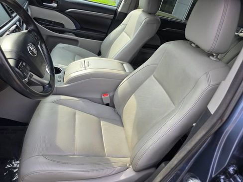 Used 2017 Toyota Highlander Limited AWD/4WD image 25