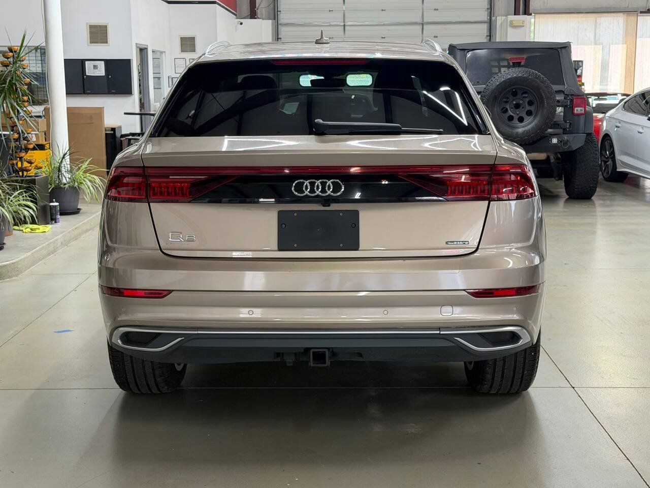 Used 2019 Audi Q8 Premium Plus w/ Premium Plus AWD/4WD image 3