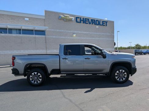 Used 2024 Chevrolet Silverado 2500 Custom w/ Custom Value Package AWD/4WD image 4