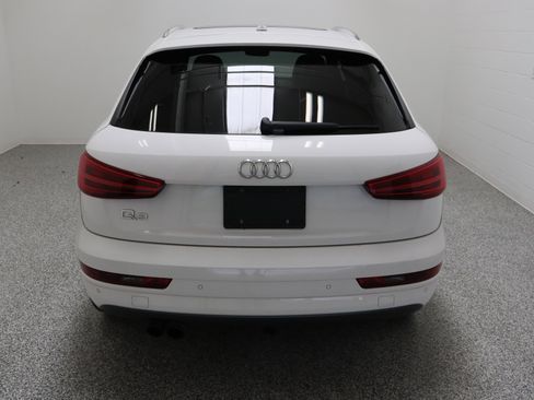 Used 2017 Audi Q3 2.0T Premium Plus w/ Premium Plus Package FWD image 8