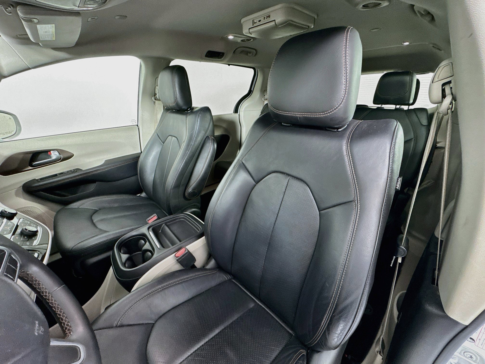Used 2018 Chrysler Pacifica Touring-L FWD image 20