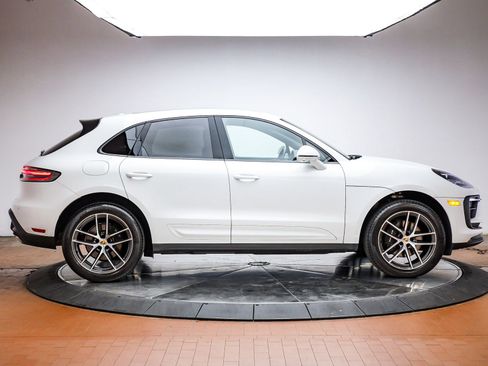Certified 2025 Porsche Macan image 13
