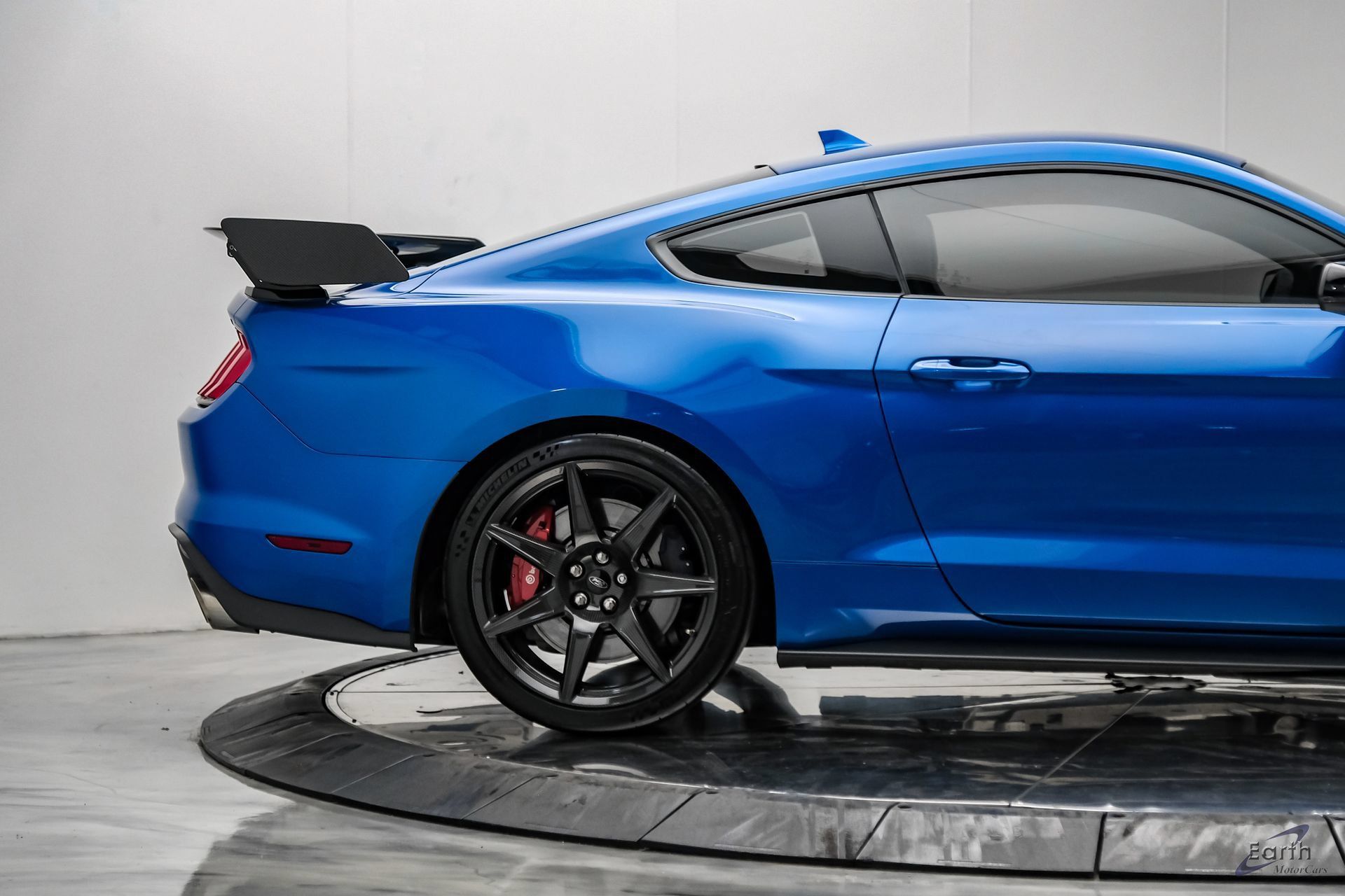 Used 2021 Ford Mustang Shelby GT500 w/ Carbon Fiber Track Pack RWD image 26