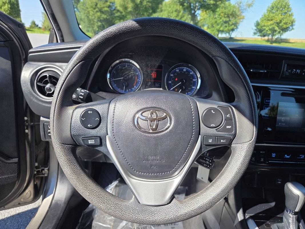 Used 2019 Toyota Corolla LE FWD image 19