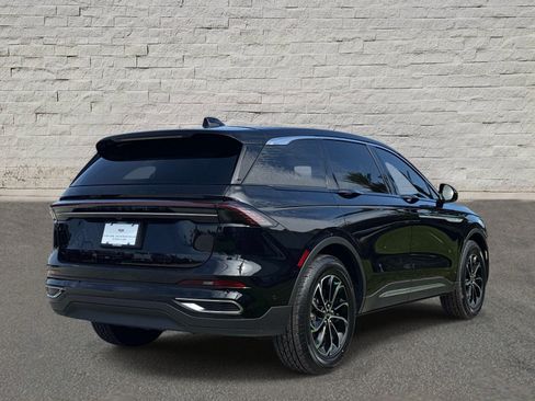 Used 2024 Lincoln Nautilus Premier AWD/4WD image 5