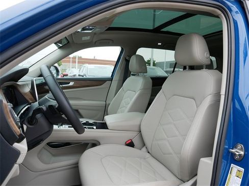 Certified 2025 Volkswagen Atlas SE image 15