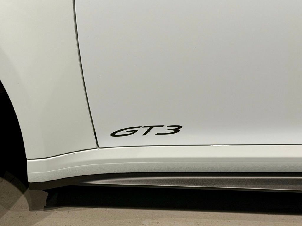 Used 2022 Porsche 911 GT3 w/ Extended Leather Package RWD image 15