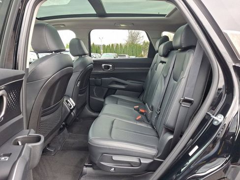 Certified 2021 Kia Sorento S w/ Panoramic Sunroof Package image 11