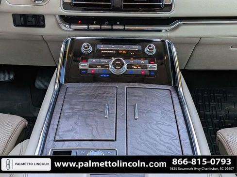 Used 2020 Lincoln Navigator L Reserve w/ Luxury Package AWD/4WD image 20
