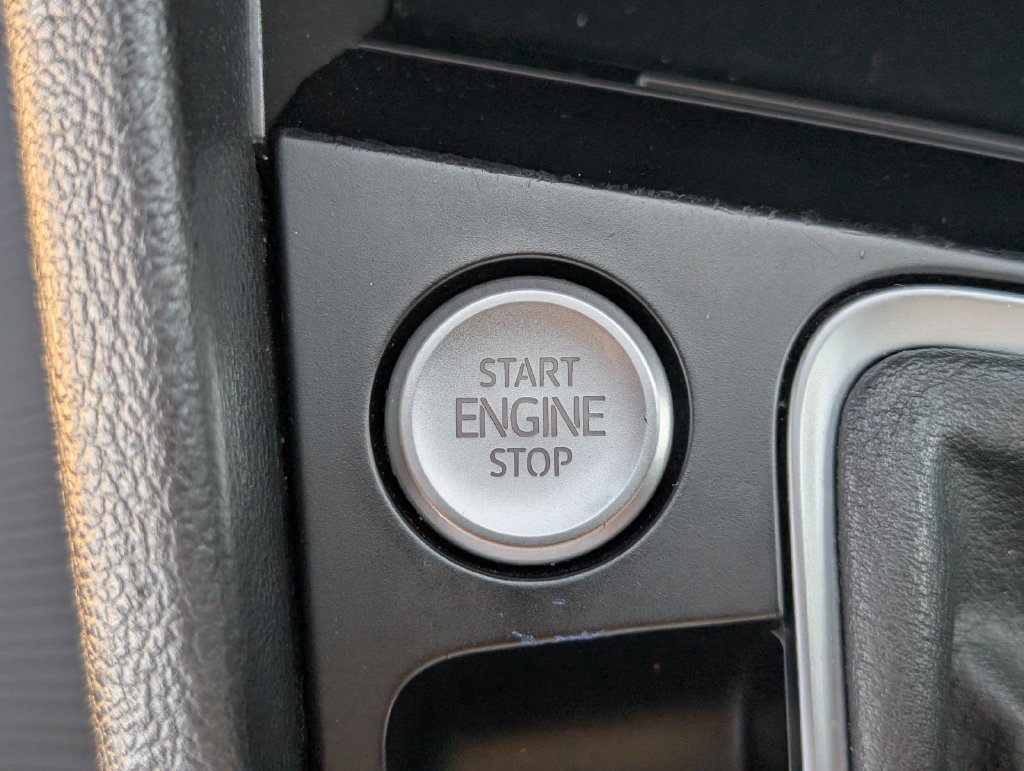 Used 2024 Volkswagen Jetta SE FWD image 26