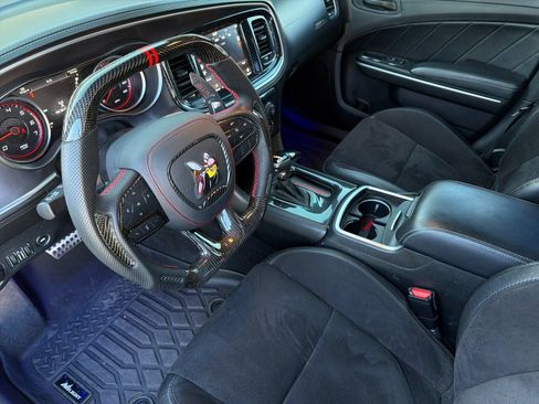 Used 2020 Dodge Charger Scat Pack w/ Dynamics Package RWD image 9
