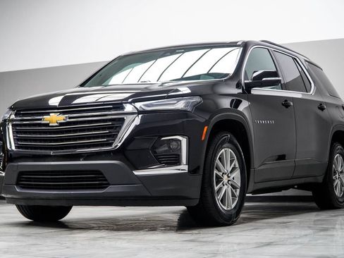 Used 2023 Chevrolet Traverse LT w/ LPO, Floor Liner Package AWD/4WD image 9