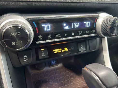 Used 2019 Toyota RAV4 Limited AWD/4WD image 20