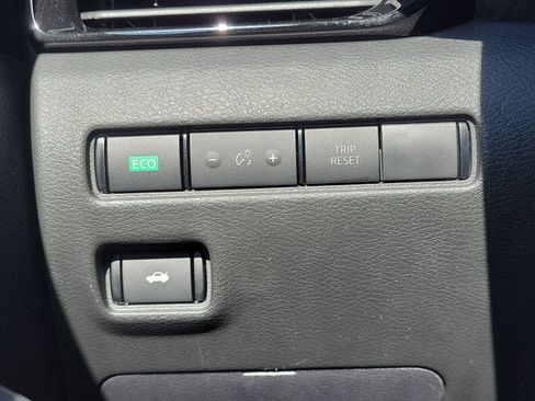 Certified 2023 Nissan Sentra SV image 28