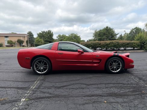 Used 2001 Chevrolet Corvette Coupe w/ Preferred Equipment Group1 RWD image 4