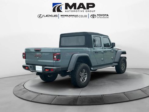 Used 2024 Jeep Gladiator Mojave w/ Technology Group AWD/4WD image 5