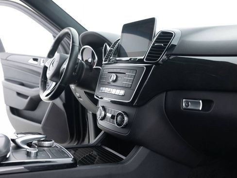Used 2019 Mercedes-Benz GLE 400 4MATIC image 27