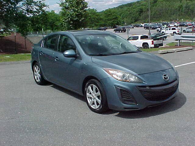 Used 2011 MAZDA MAZDA3 i Touring FWD image 2