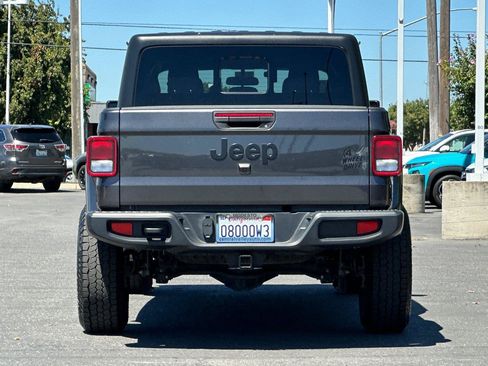 Used 2023 Jeep Gladiator Sport AWD/4WD image 4