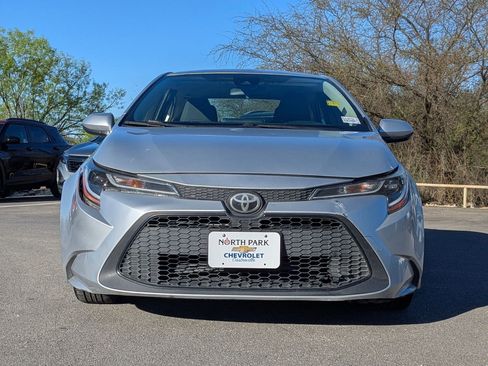 Used 2021 Toyota Corolla LE image 6