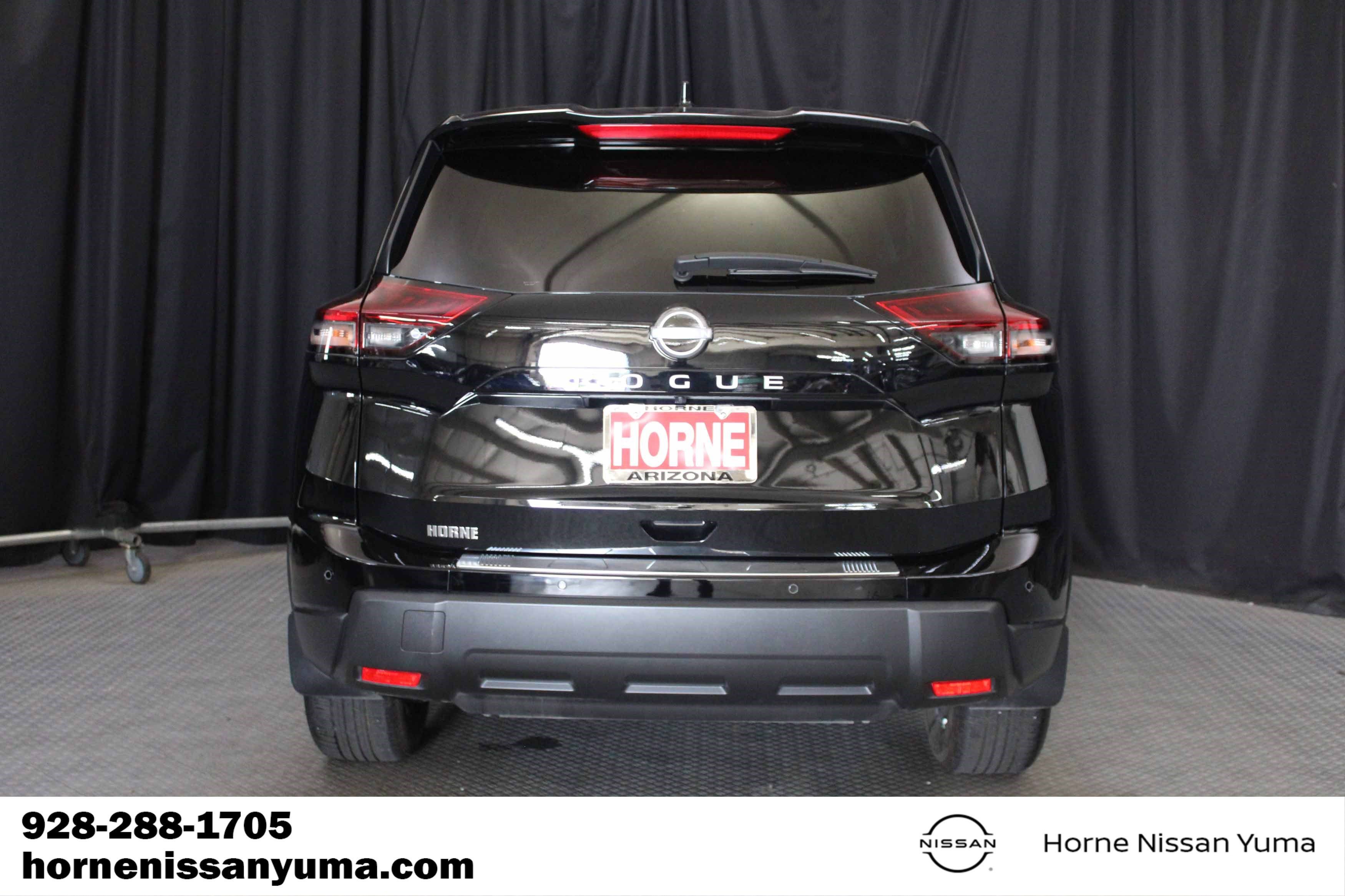 Certified 2025 Nissan Rogue SV FWD image 14