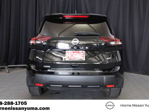 Certified 2025 Nissan Rogue SV FWD image 14