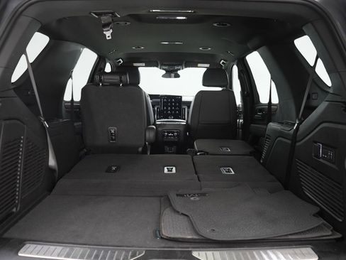 Used 2025 GMC Yukon Denali AWD/4WD image 9