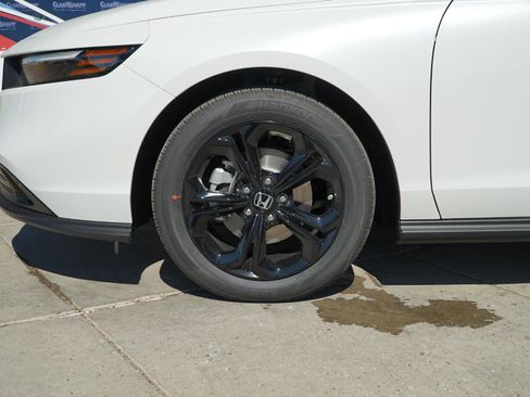 New 2025 Honda Accord SE image 12