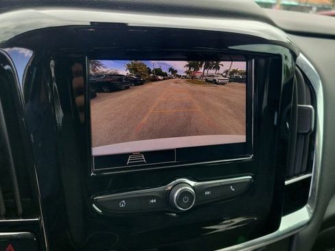 Used 2021 Chevrolet Traverse LS image 25