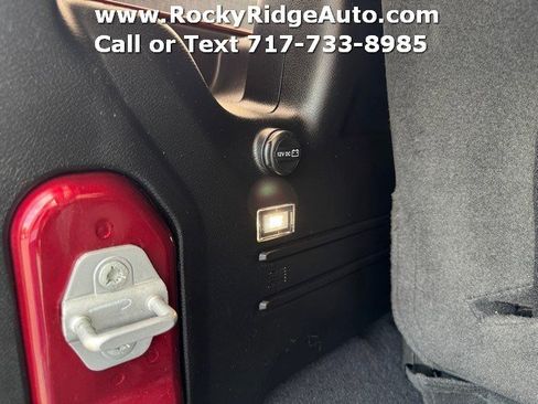 Used 2022 Jeep Wrangler Sport AWD/4WD image 34