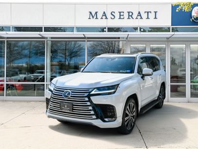 Used 2025 Lexus LX 600 4WD w/ Accessory Package (2T)