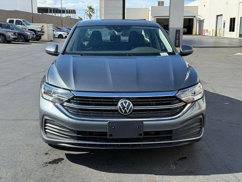 Used 2024 Volkswagen Jetta SE image 6