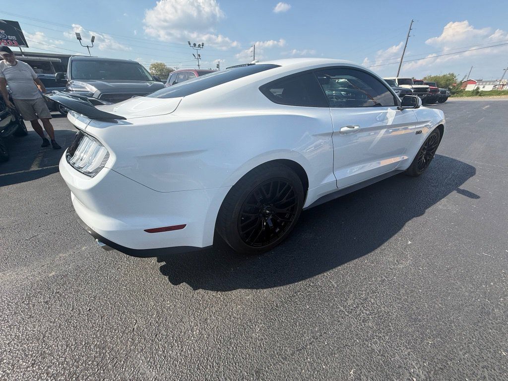 Used 2018 Ford Mustang GT Premium w/ GT Performance Package RWD image 3