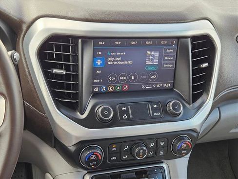 Used 2023 GMC Acadia SLT image 14