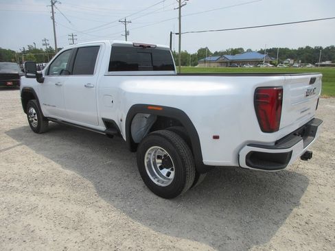 New 2026 GMC Sierra 3500 Denali Ultimate AWD/4WD image 9