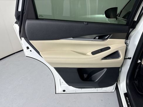 Used 2025 INFINITI QX60 Luxe w/ Lighting Package (N94) FWD image 26