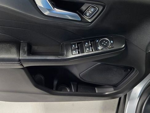 Used 2024 Ford Escape SE image 65