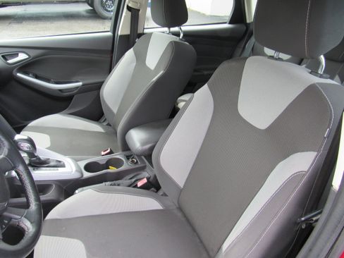 Used 2012 Ford Focus SE FWD image 23