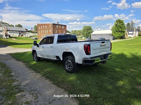 Used 2021 GMC Sierra 2500 SLT w/ SLT Preferred Package AWD/4WD image 5