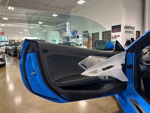 Used 2022 Chevrolet Corvette Stingray Preferred Conv w/ Z51 Performance Package RWD image 11