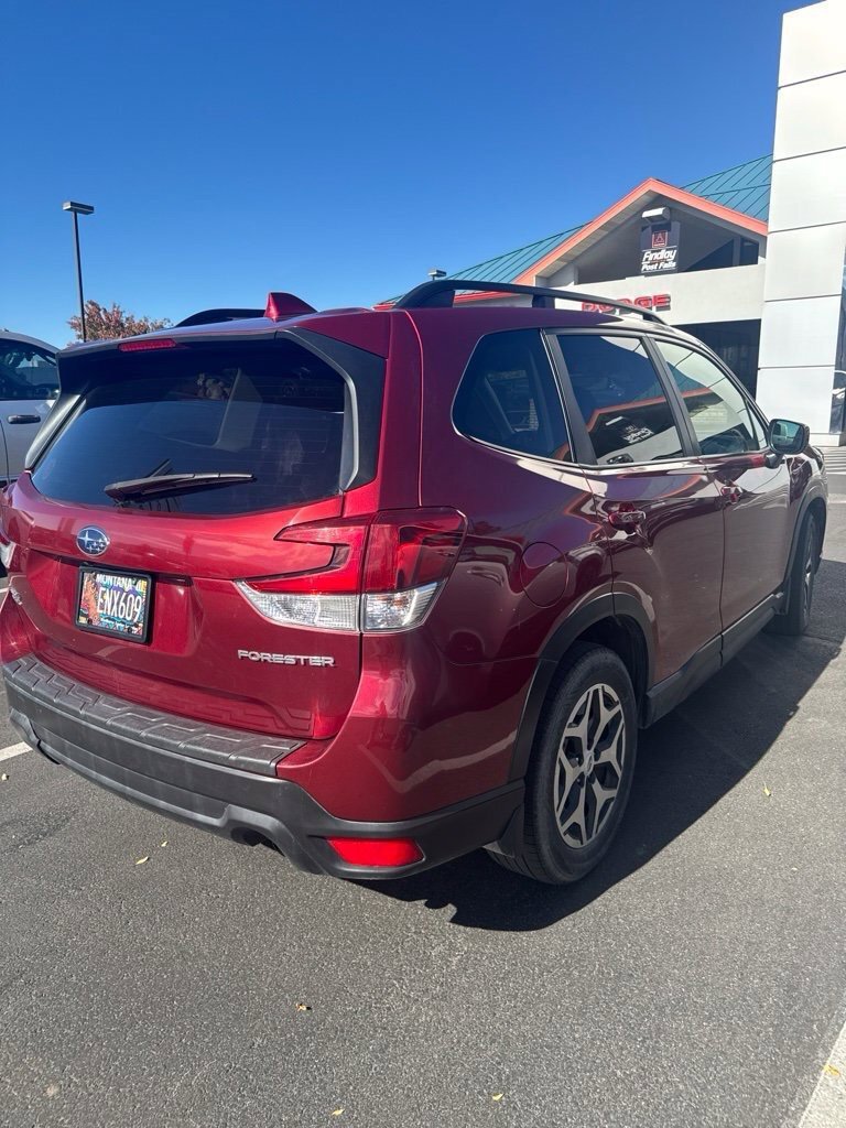 Used 2019 Subaru Forester Premium AWD/4WD image 5