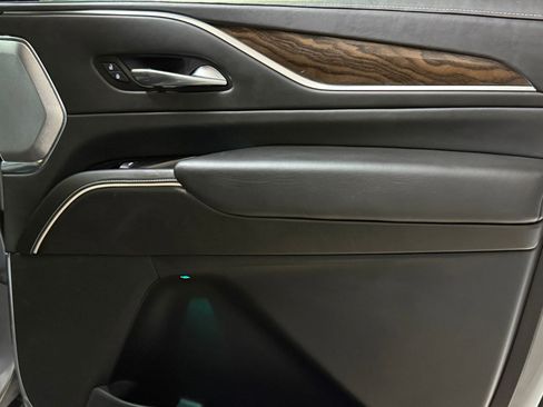 Used 2021 Cadillac Escalade ESV Premium Luxury Platinum image 51